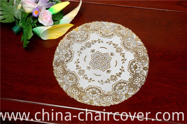 Feature Oilproof/Waterproof PVC Gold Lace Tablemat 40cm Round